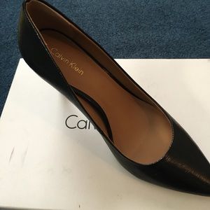 NEW Calvin Klein woman’s black Pumps